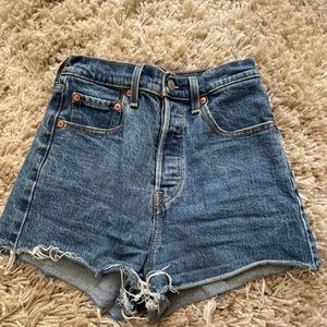 Levi's Ribcage Shorts